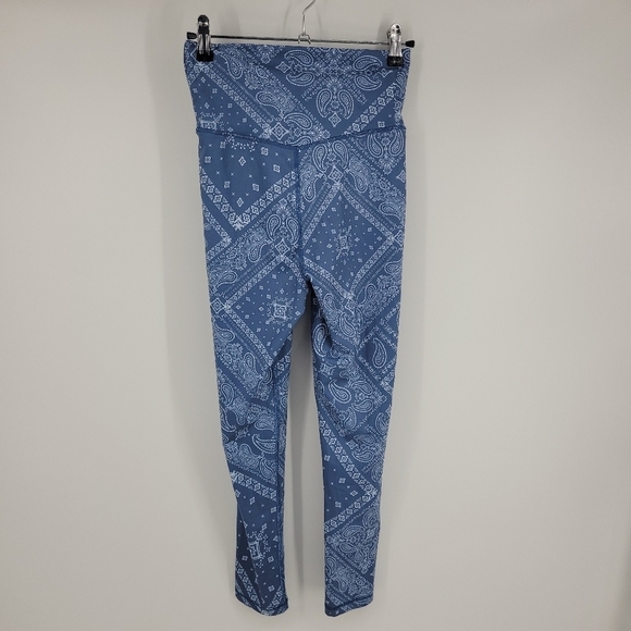 American Eagle Blue Bandana Everything Leggings  Size Small - Picture 5 of 17